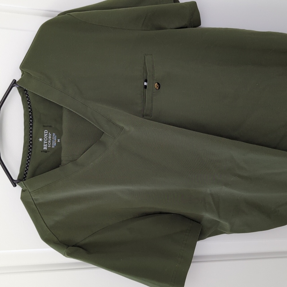 Beyond Scrubs Men's M Forest Green